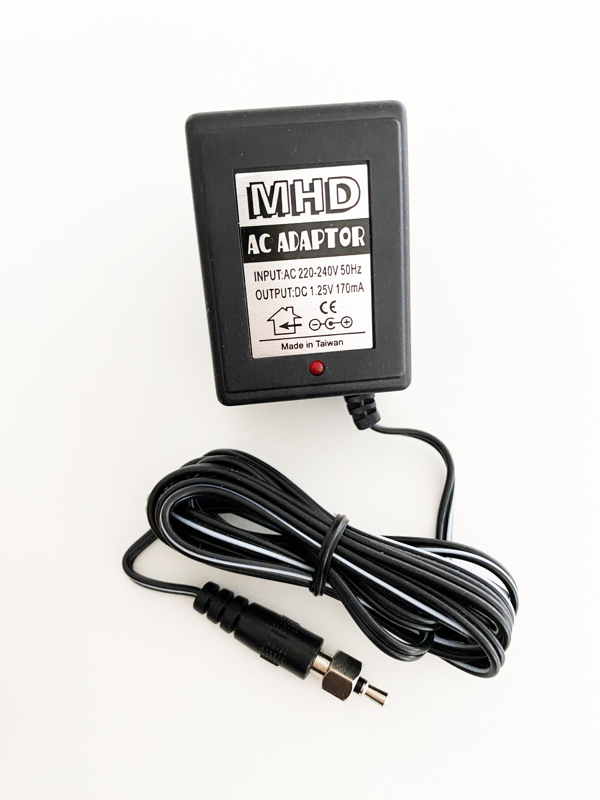 Chargeur Secteur 220V MHD pour Chauffe-Bougie NiMH / NiCd (1.25V 170mA)